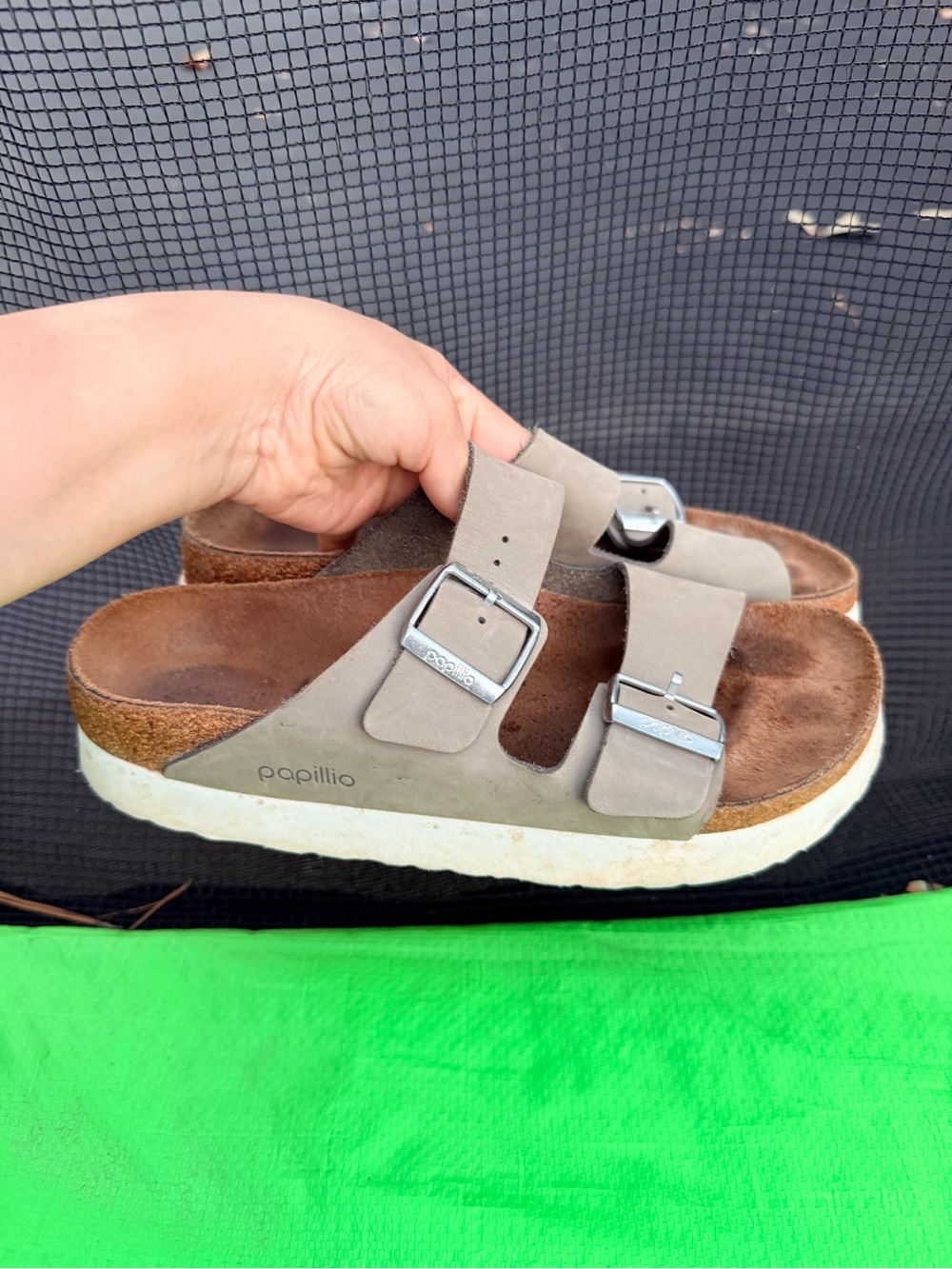 Birkenstock Arizona Papillio Chunky platform in taupe suede,